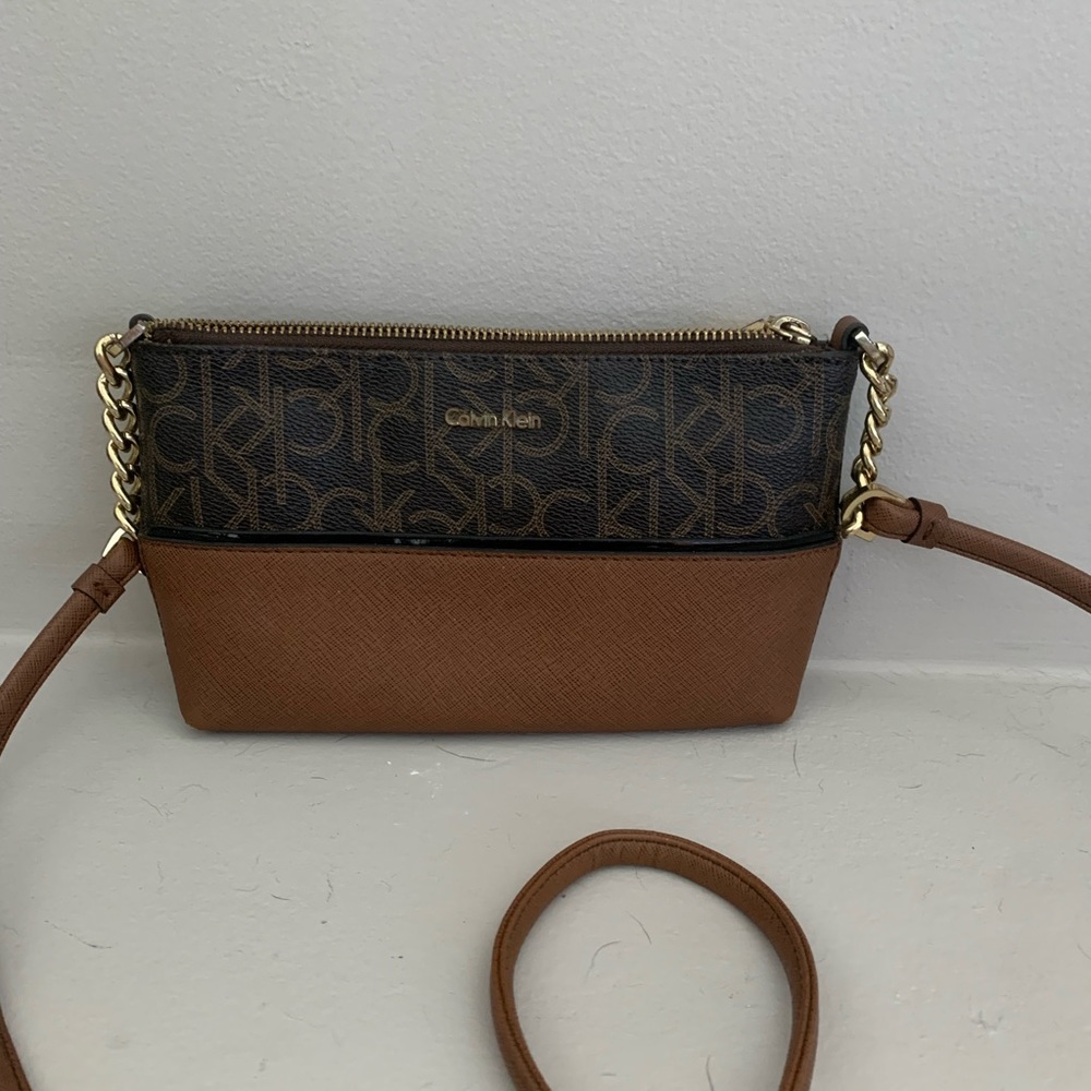Cross body purse